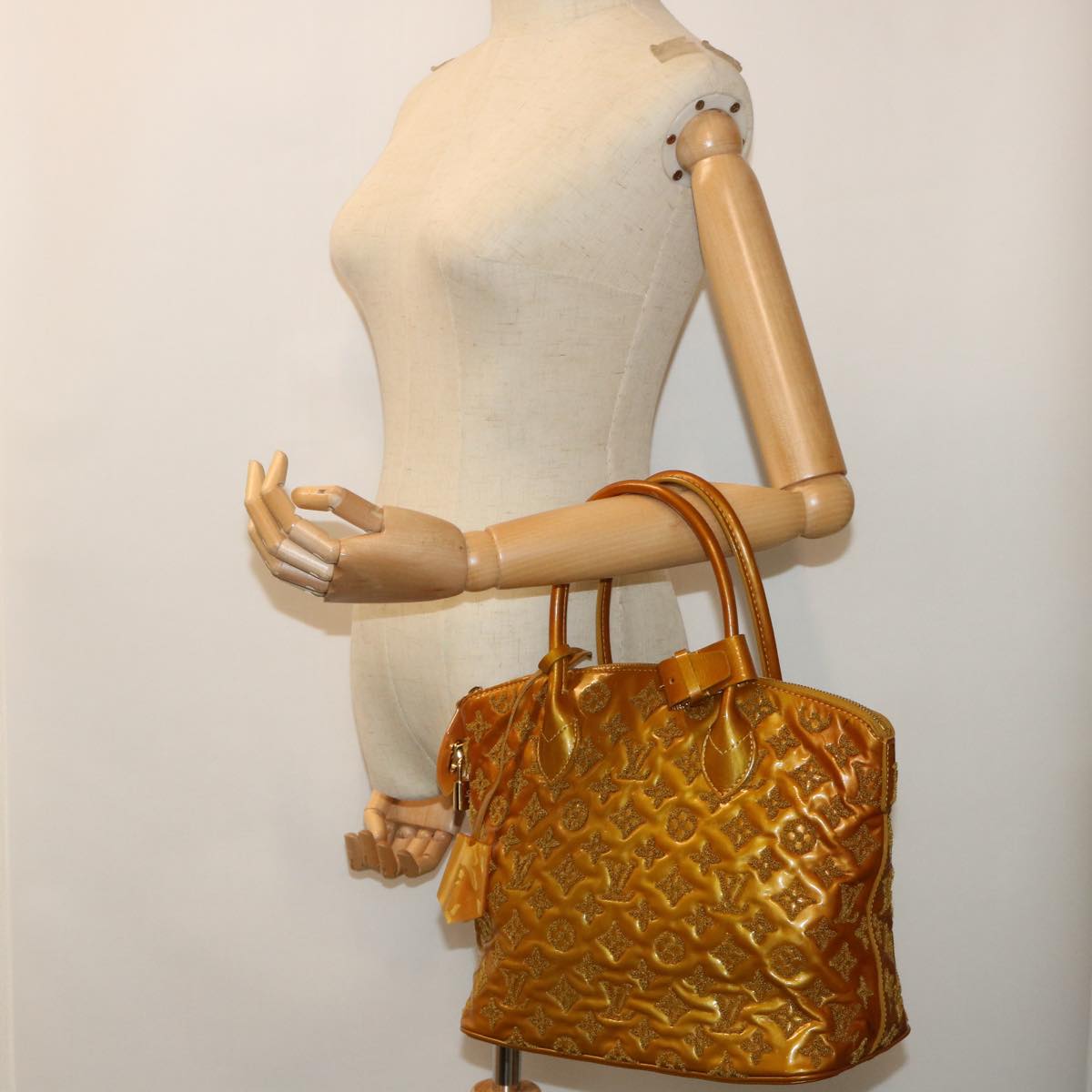 LOUIS VUITTON Fascination Lockit Booklet Bag Gold Tone M40602 LV bs8345