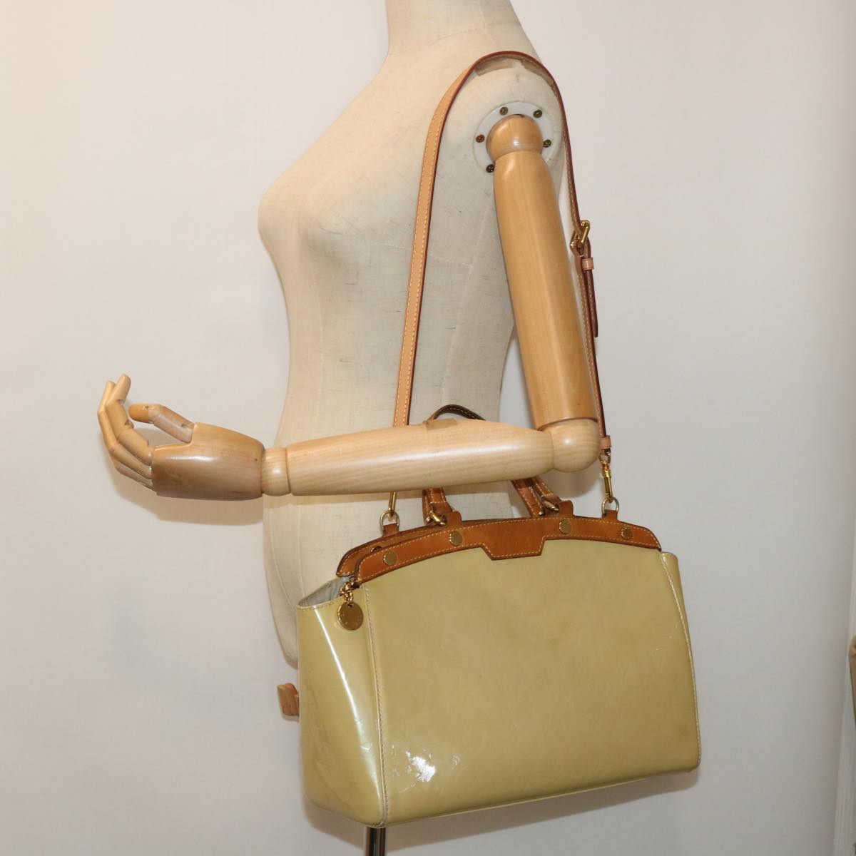 LOUIS VUITTON Monogram Vernis Blair MM Hand Bag 2way Beige M91755 LV bs8346