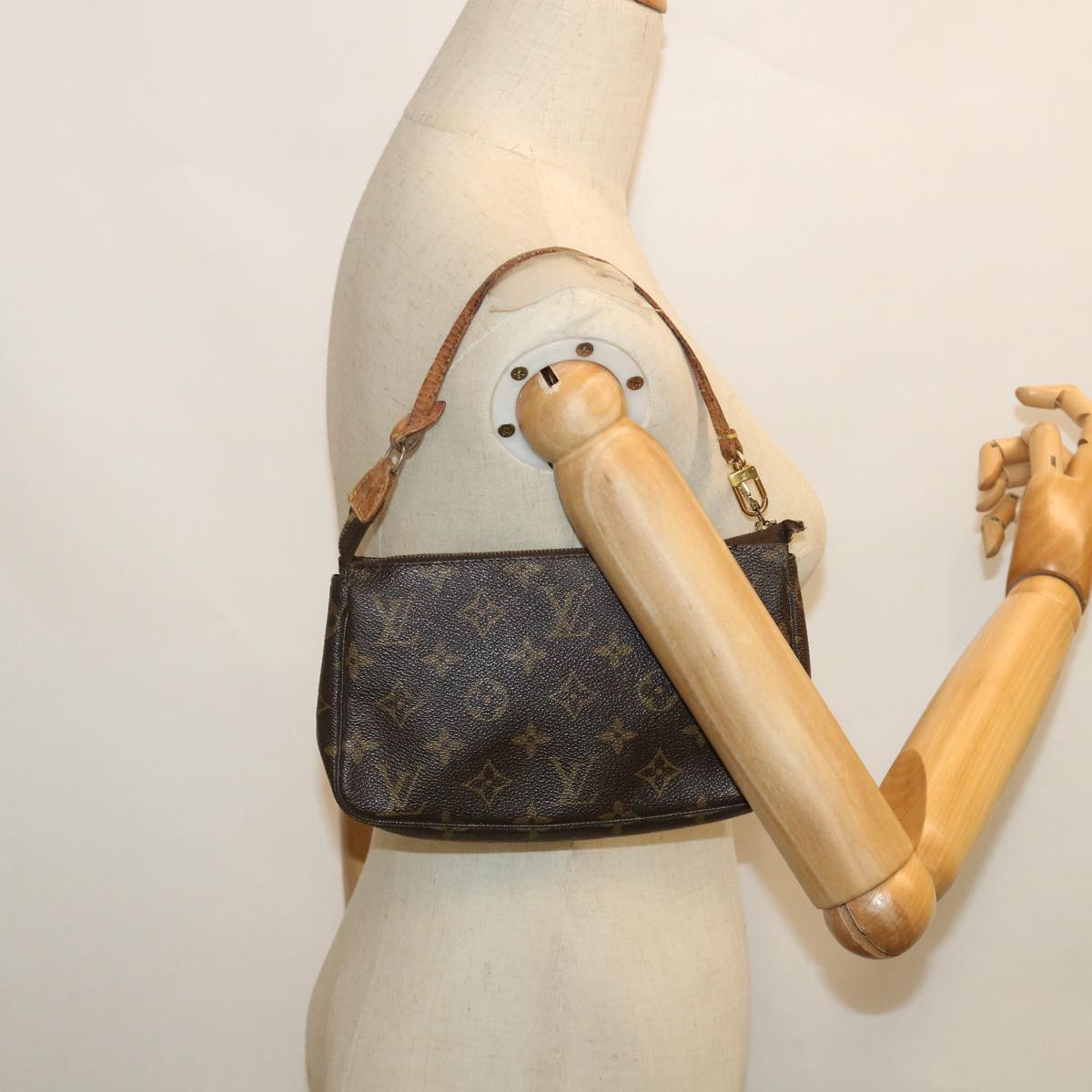 LOUIS VUITTON Monogram Pochette Accessoires Pouch M51980 LV bs8375