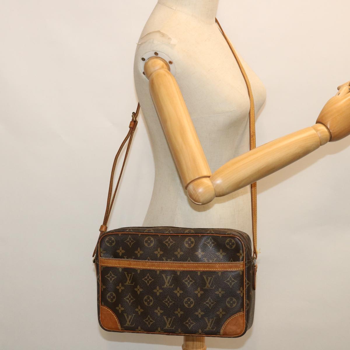 LOUIS VUITTON Monogram Trocadero 30 Shoulder Bag M51272 LV bs8457