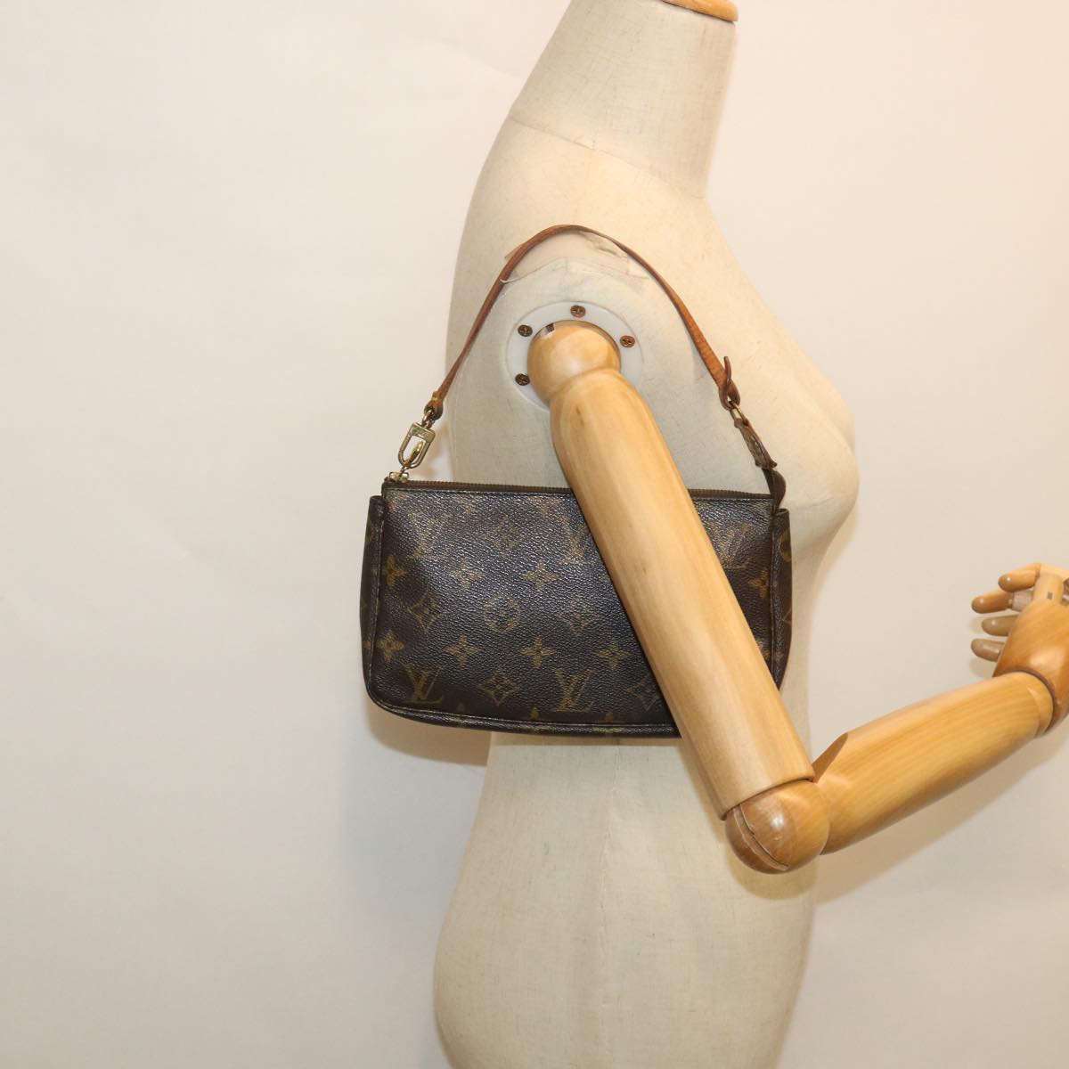 LOUIS VUITTON Monogram Pochette Accessoires Pouch M51980 LV bs8471