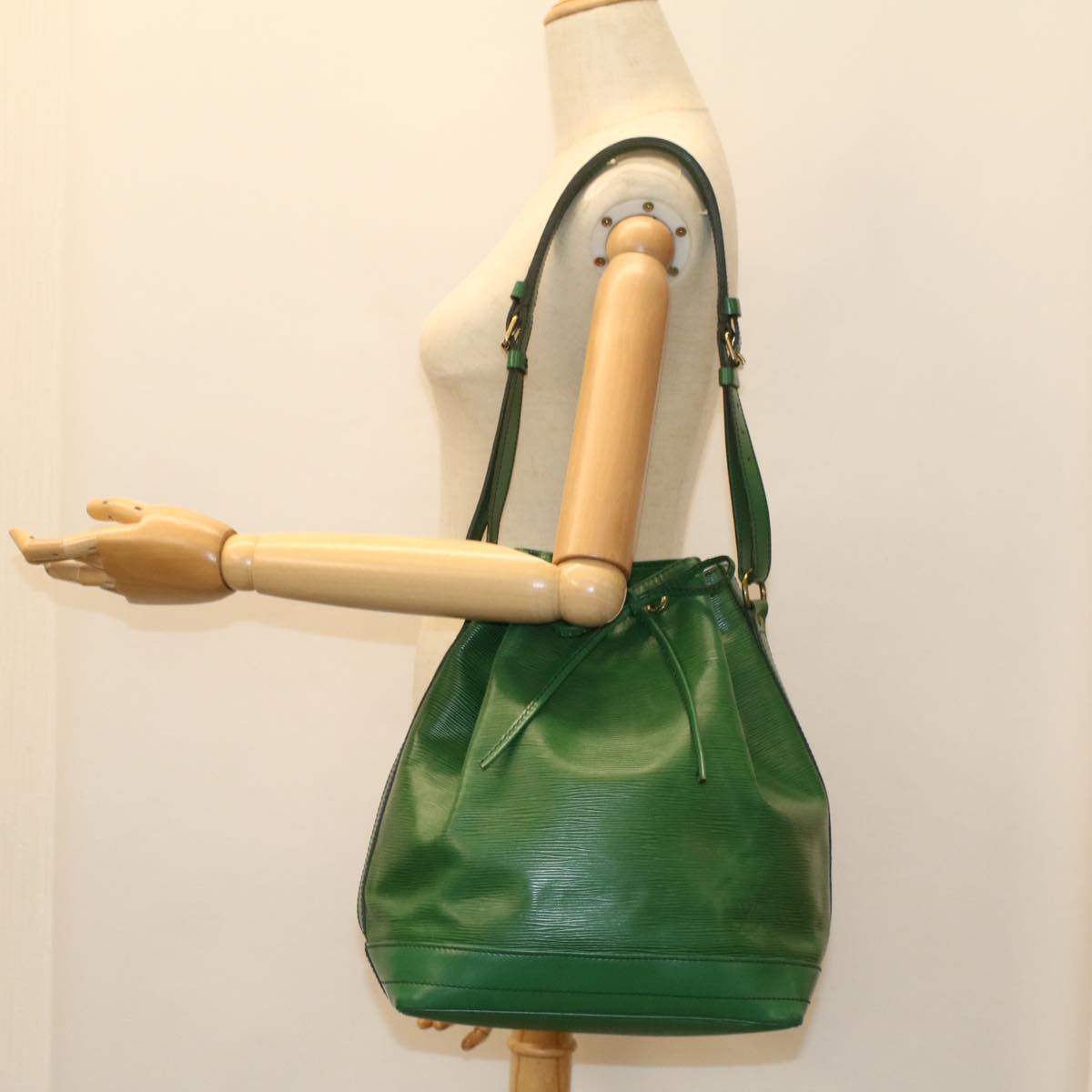LOUIS VUITTON Epi Noe Shoulder Bag Green M44004 LV bs8555