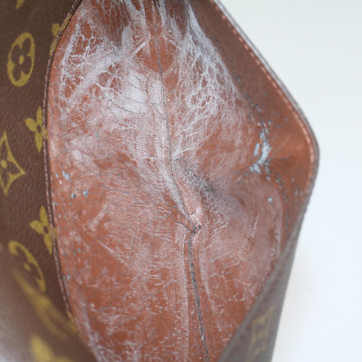 LOUIS VUITTON Monogram Bordeaux 27 Shoulder Bag M51797 LV bs8654