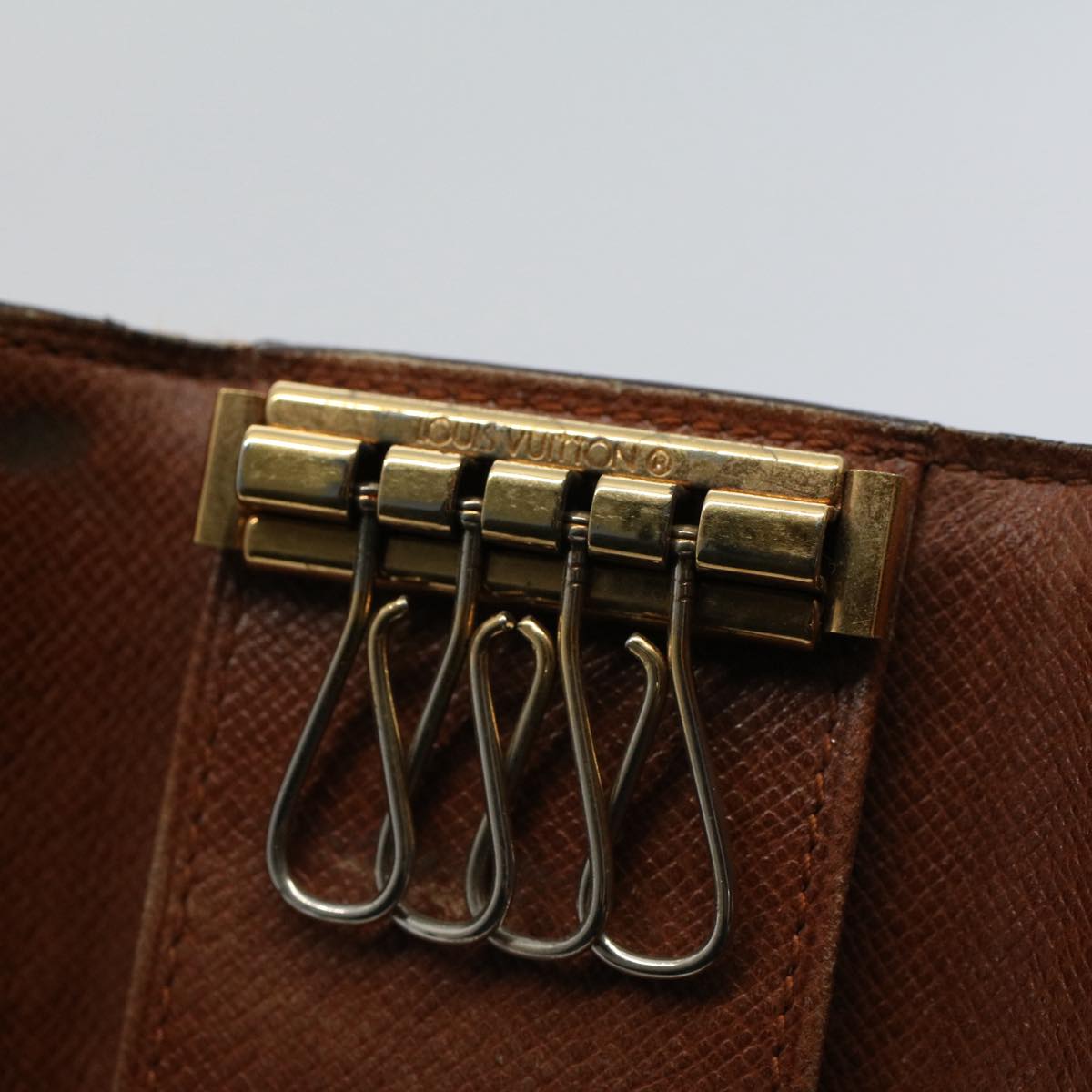 LOUIS VUITTON Monogram Multi Cles 4 Key Case M69517 LV bs8806