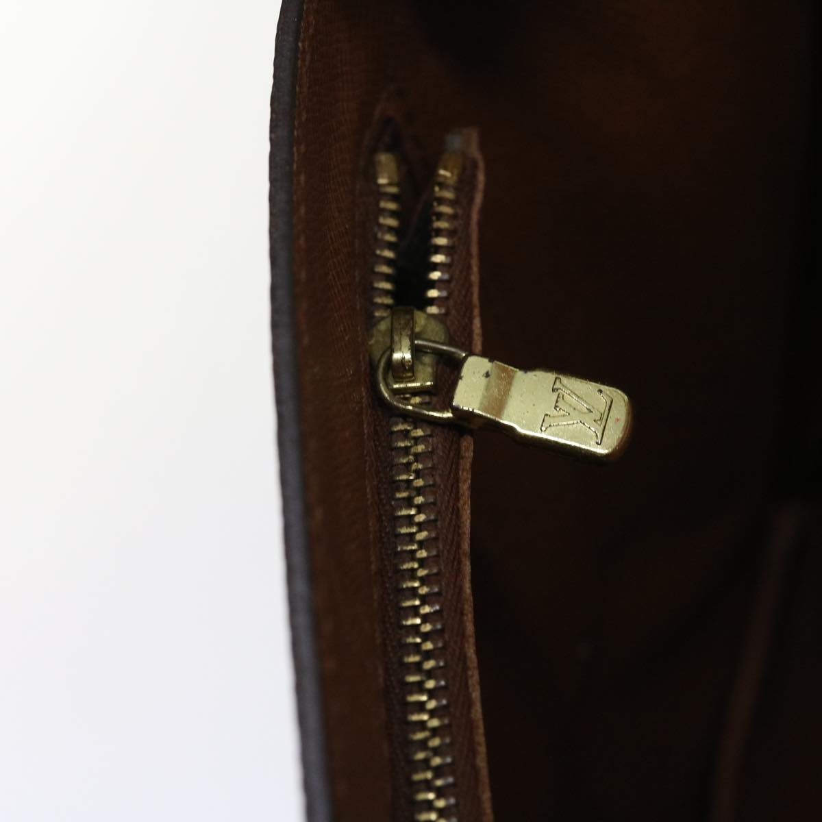 LOUIS VUITTON Monogram Porte Documents Bandouliere Bag M53338 LV bs8826