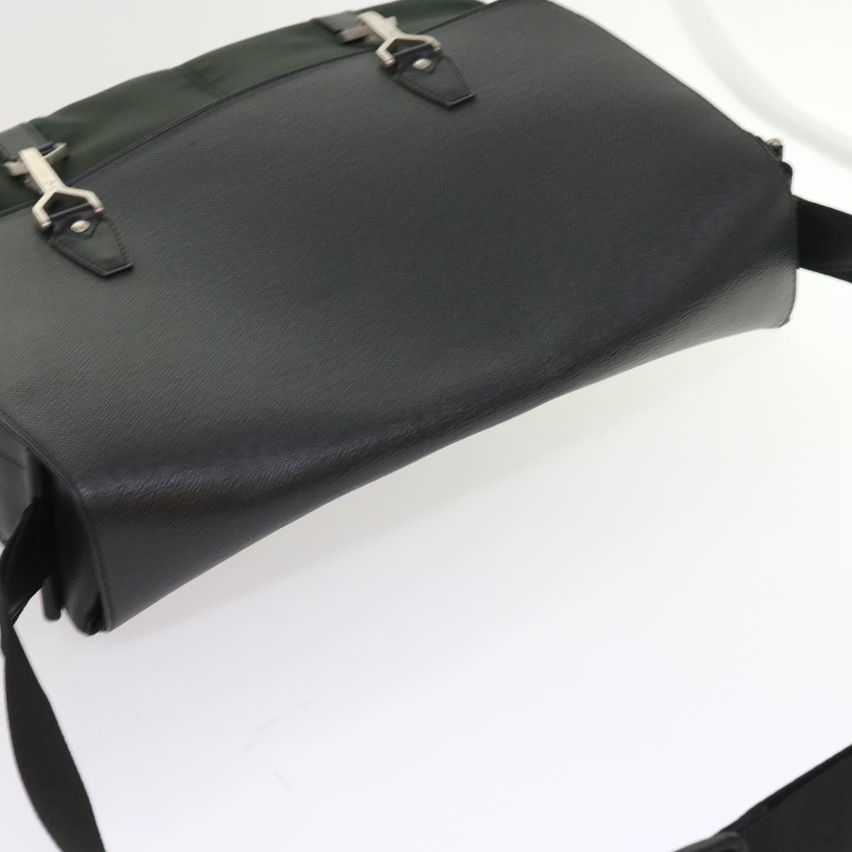 LOUIS VUITTON Taiga Leather Delsous Shoulder Bag Epicea M30164 LV bs8863