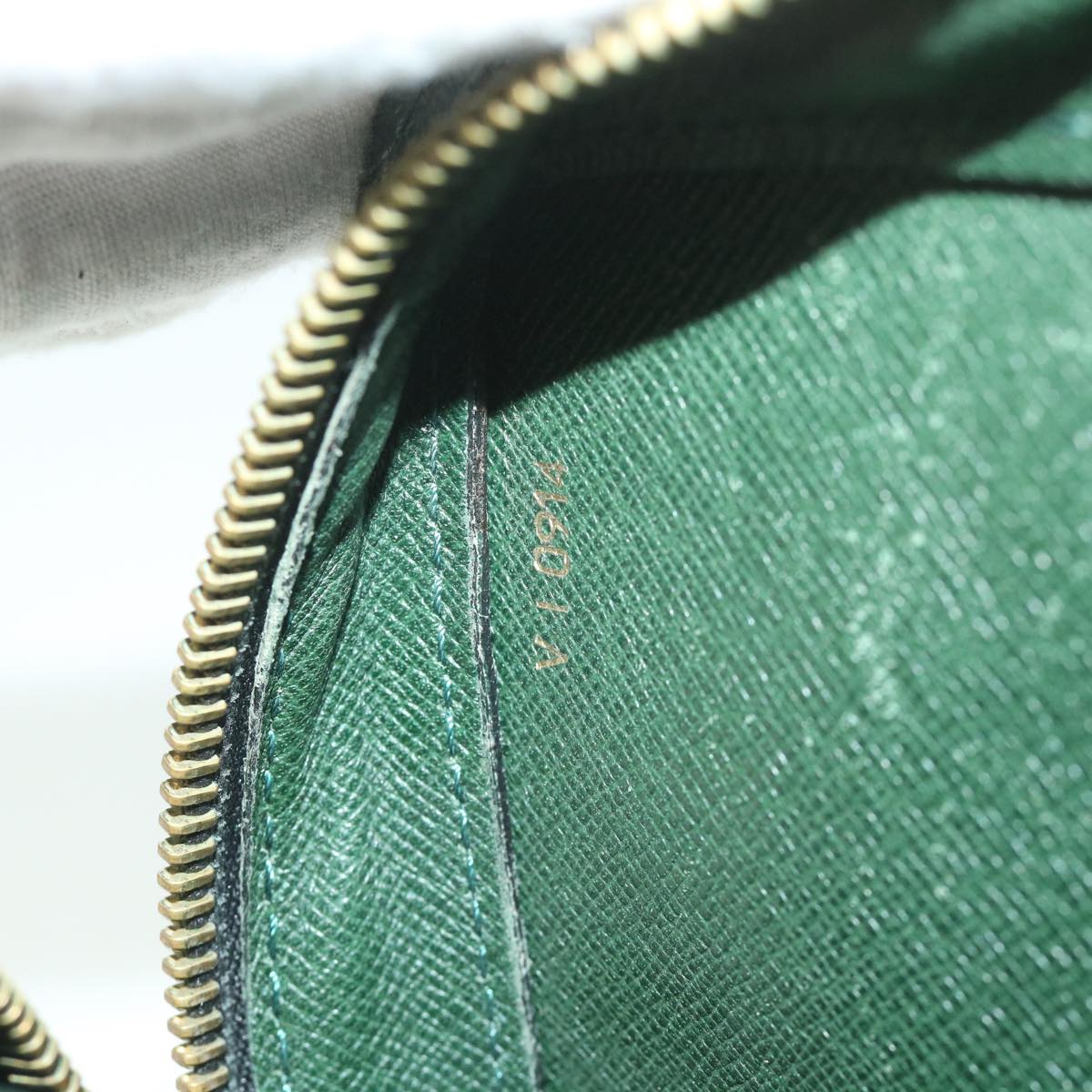 LOUIS VUITTON Taiga Baikal Clutch Bag Epicea M30184 LV bs8935