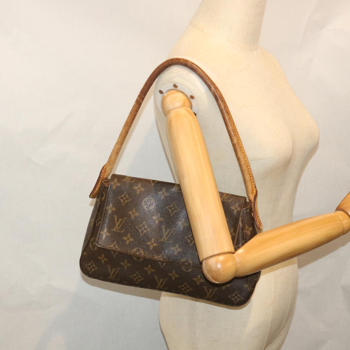 LOUIS VUITTON Monogram Mini Looping Shoulder Bag M51147 LV bs9002