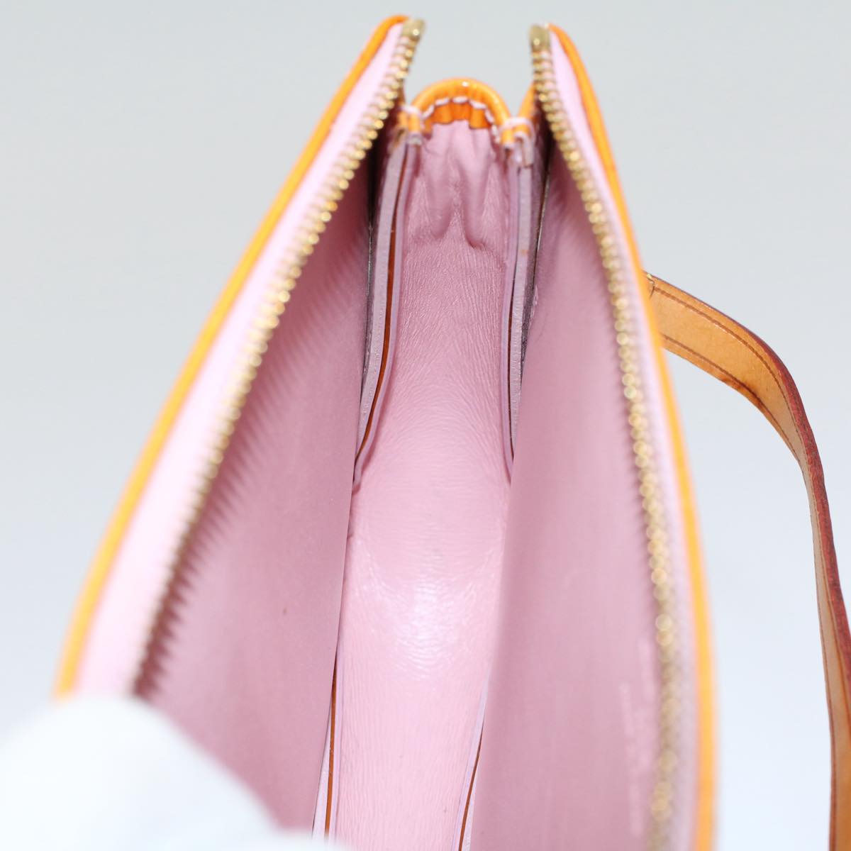 LOUIS VUITTON Vernis Lexington Pouch Marshmallow Pink M91057 LV bs9130