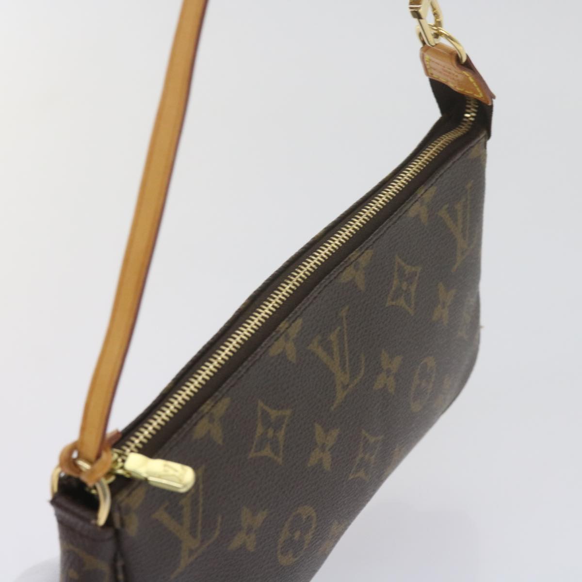 Louis Vuitton Pochette Accessoire  Canvas Clutch Bag ()