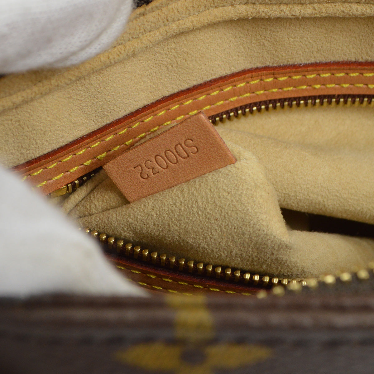 Louis Vuitton 2002 Monogram Looping MM Handbag M51146