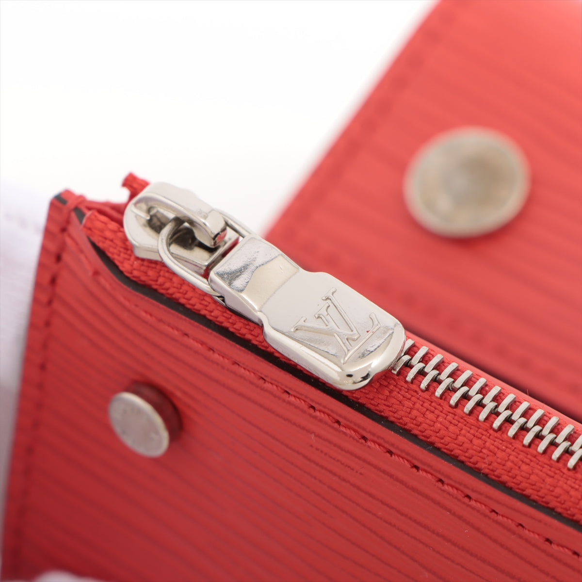 Louis Vuitton x Spring Epi Chain Compact Wallet M67755 Leather x Metal Compact Wallet Red SN2127