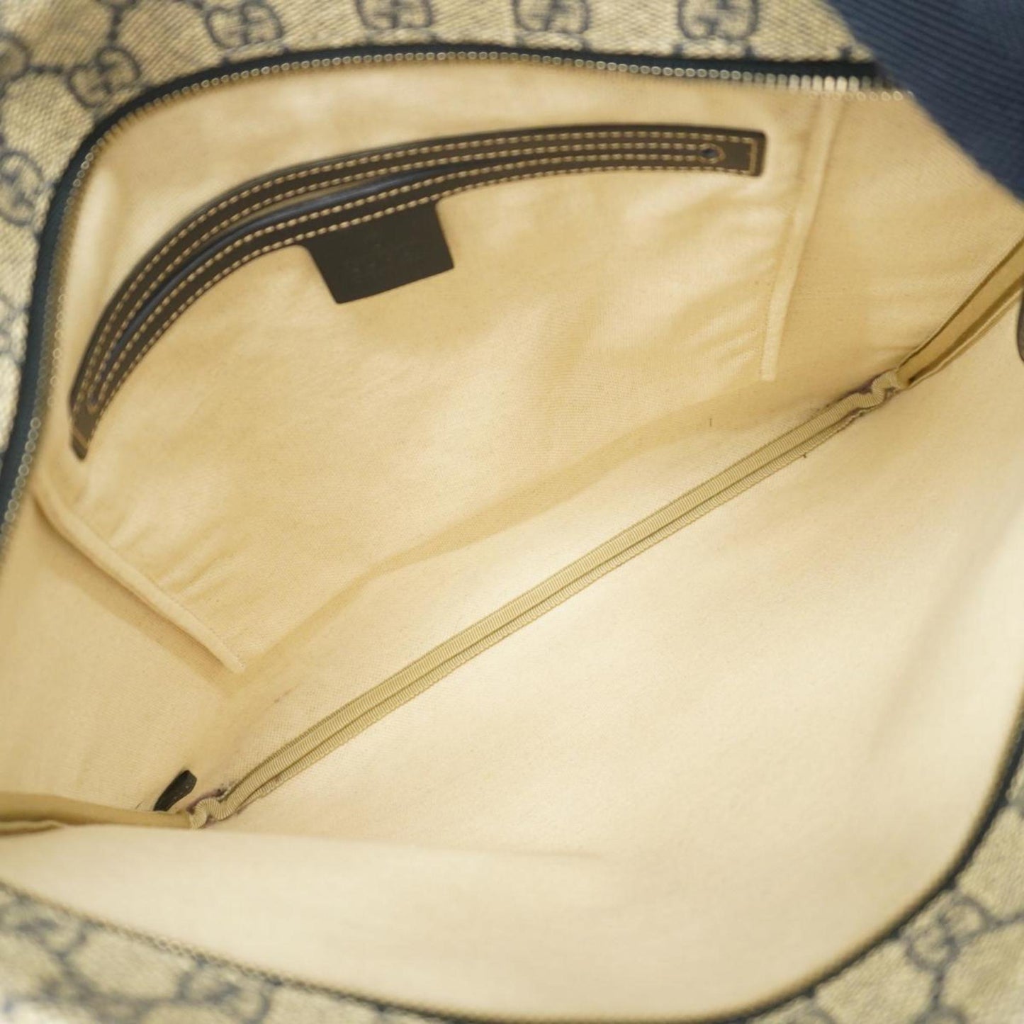 Luxury Gucci Trending 2025 Gg Supreme  Canvas Shoulder Bag ()
