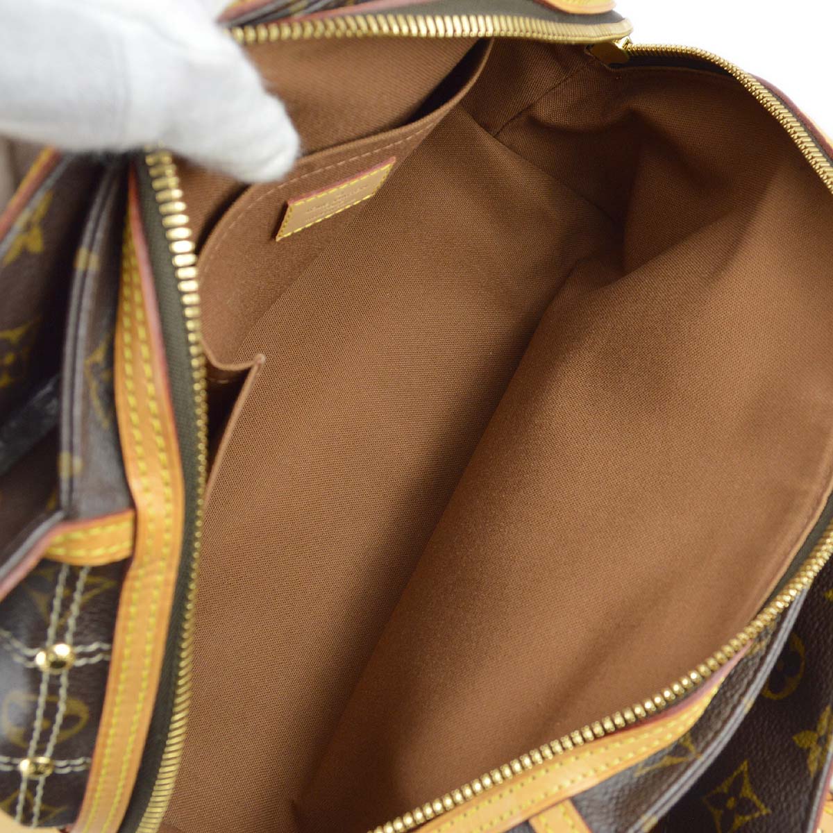 Louis Vuitton 2007 Monogram Rivet M40140