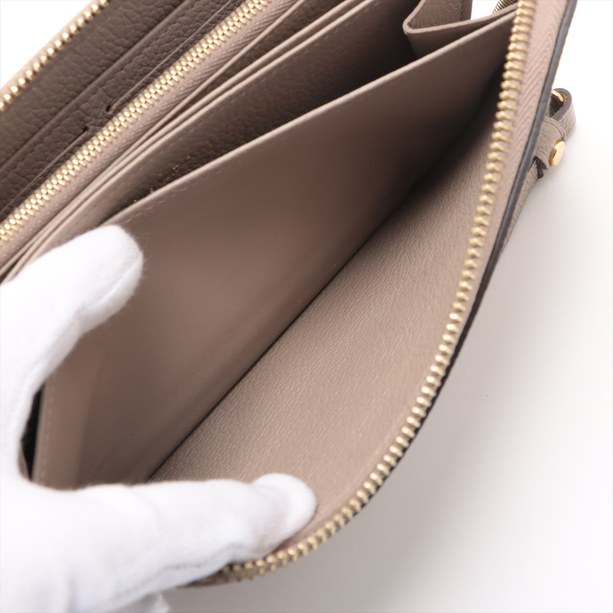 Louis Vuitton Vial Monogram Implant Zippyr Wallet M69794 Turtle Cream Round Zipper Wallet