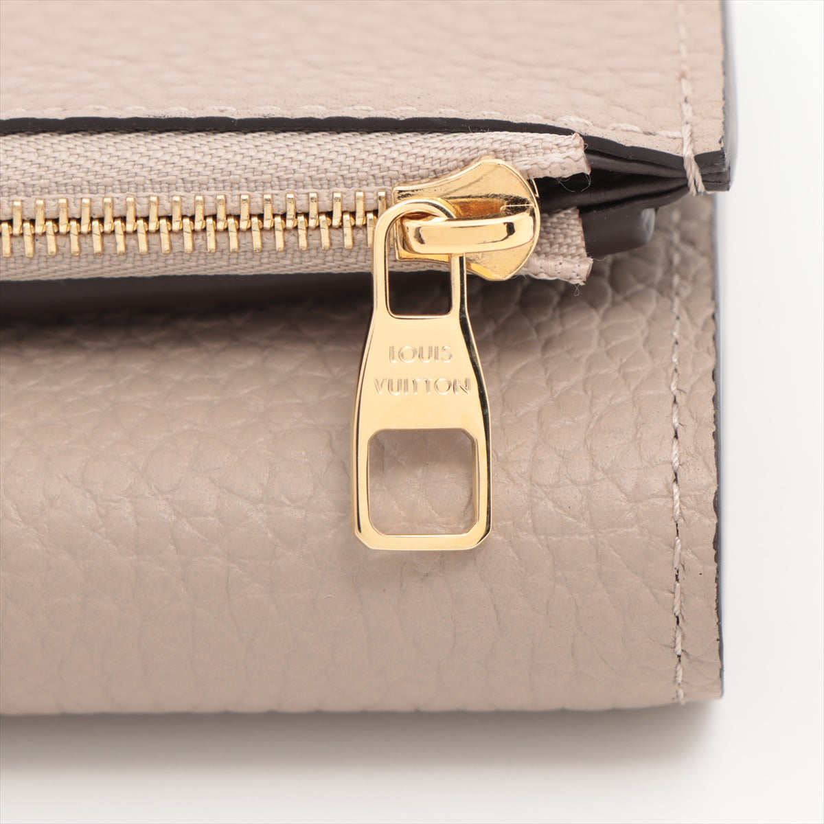 Louis Vuitton  Portfolio Capsine Compact M62159 Garage Compact Wallet