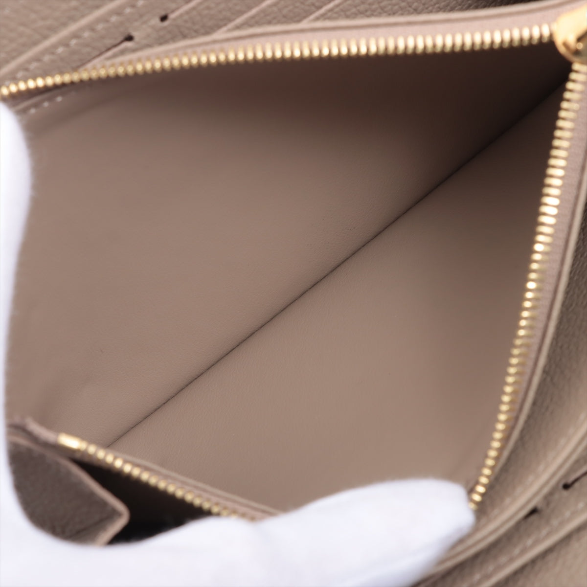 Louis Vuitton Vial Monogram Implant Zippyr Wallet M69794 Tour Trail Claim