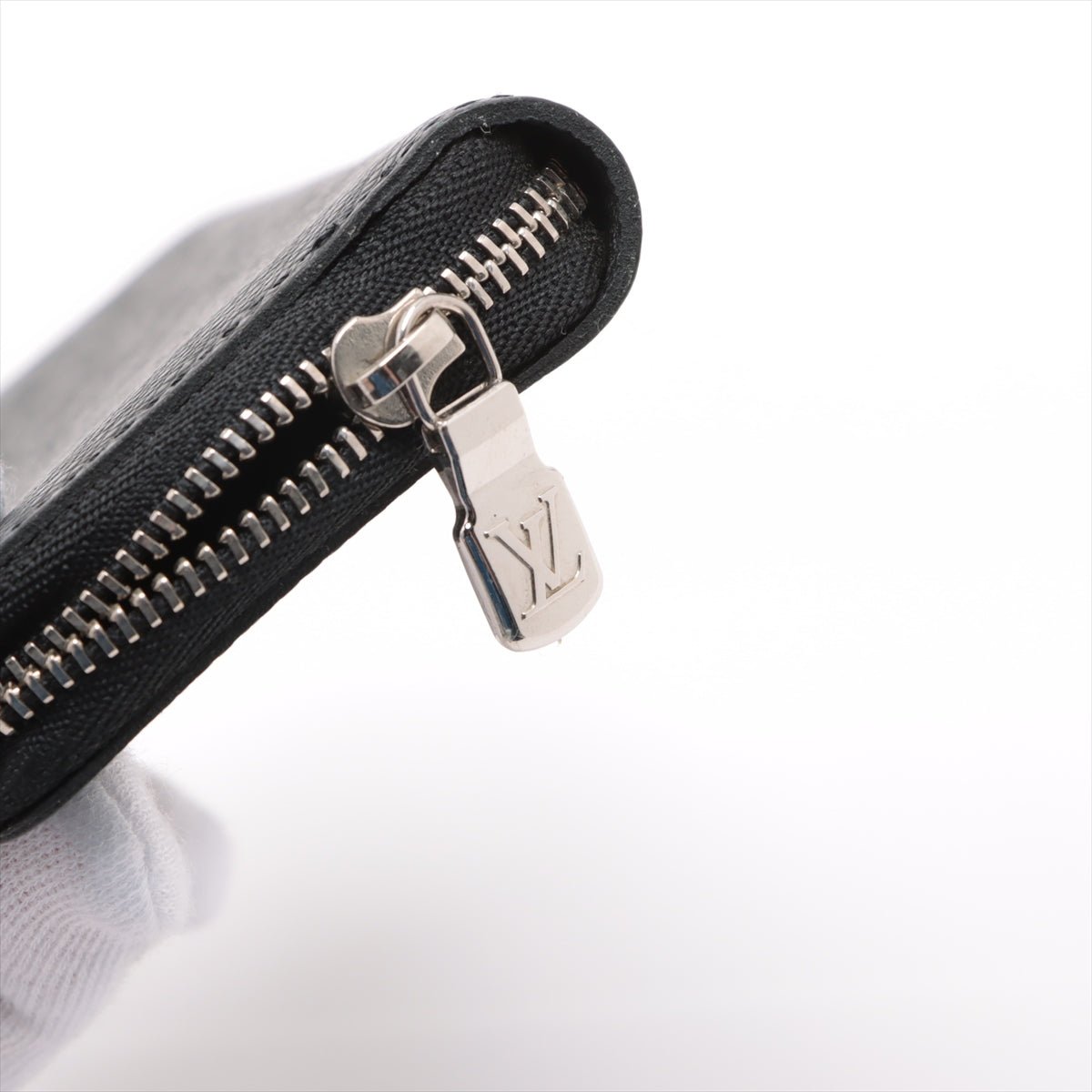 Louis Vuitton Taiga Zippyr Coin Pearce M30511 Noneir Coin Case