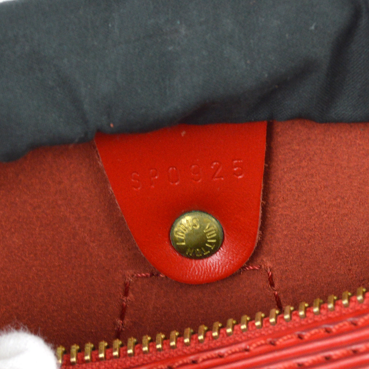 Louis Vuitton 1995 Red Epi Speedy 25 Handbag M43017