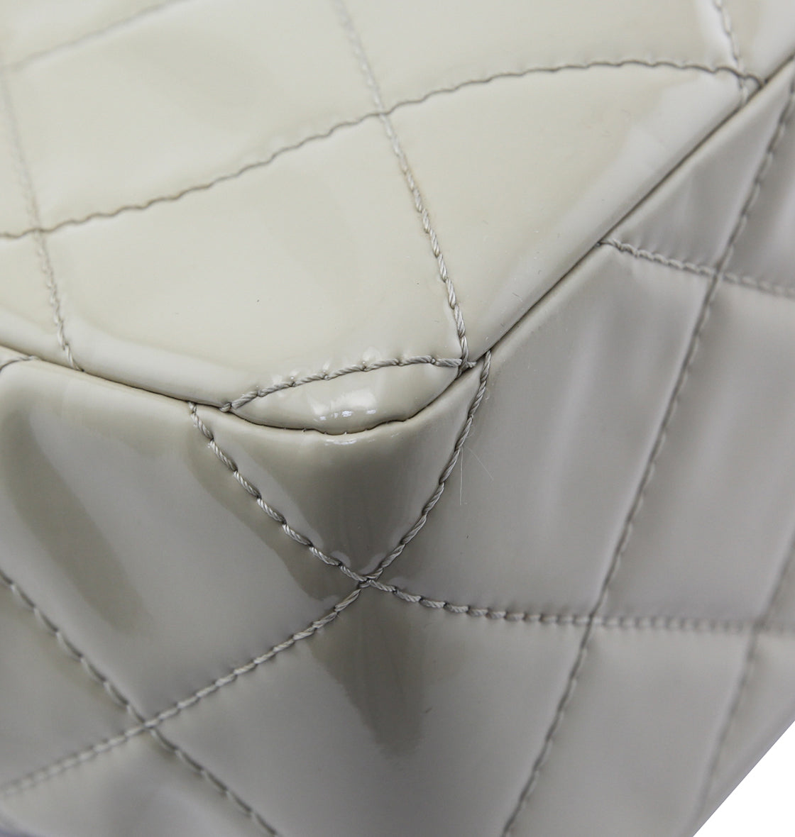 Chanel Off-White Zipped Shoulder Bag