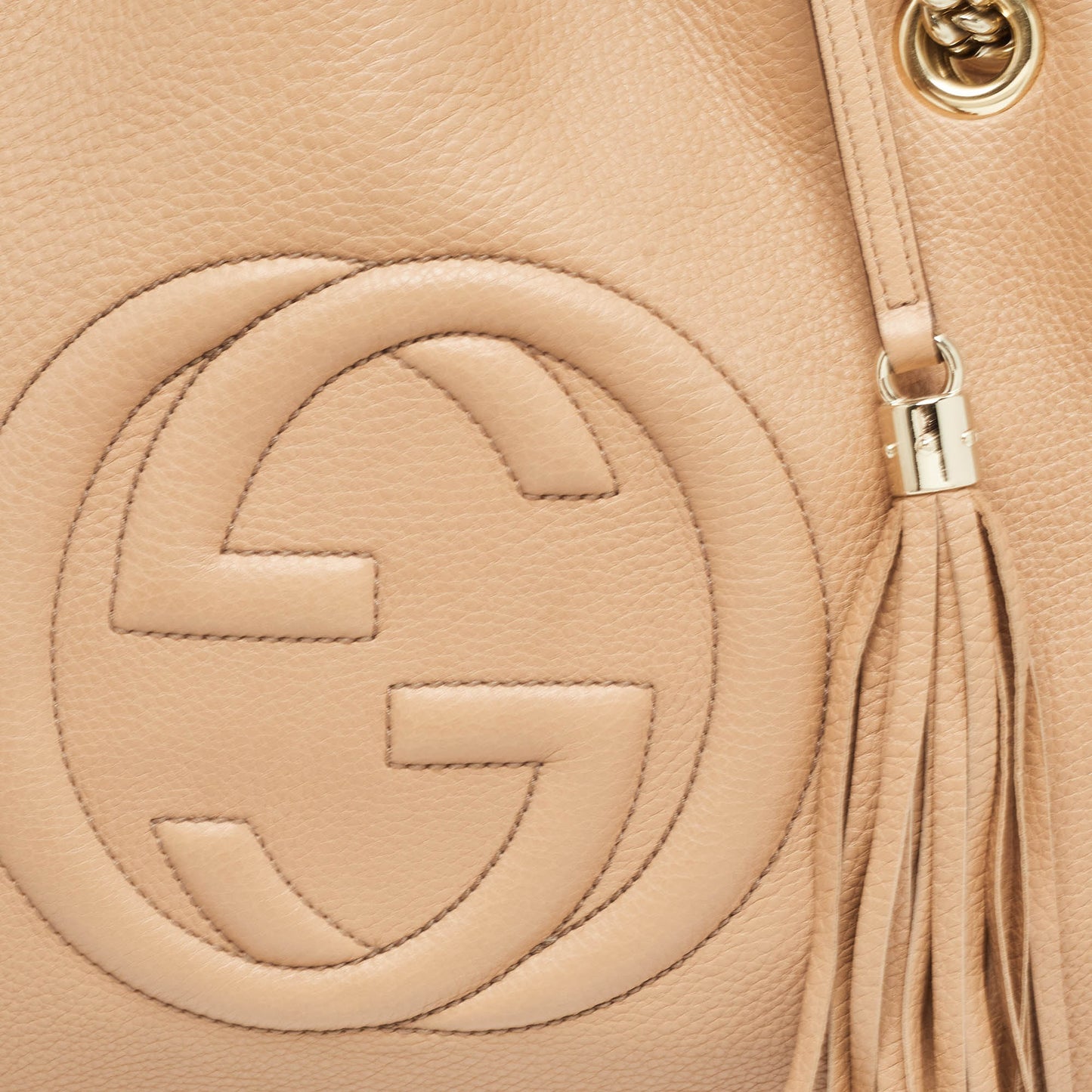 Luxury Gucci Trending 2025 Beige Leather Medium Soho Chain Tote