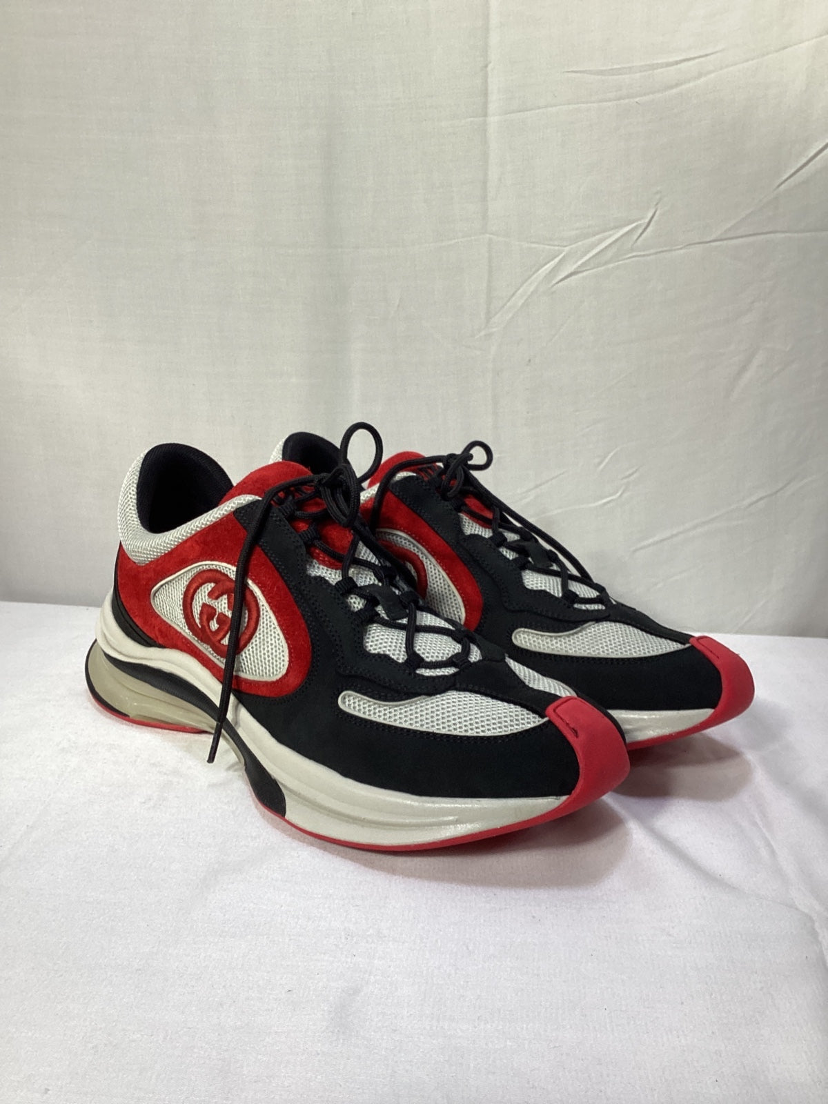 Gucci Run Lace-Up Sneakers in Black and Red Calf Suede