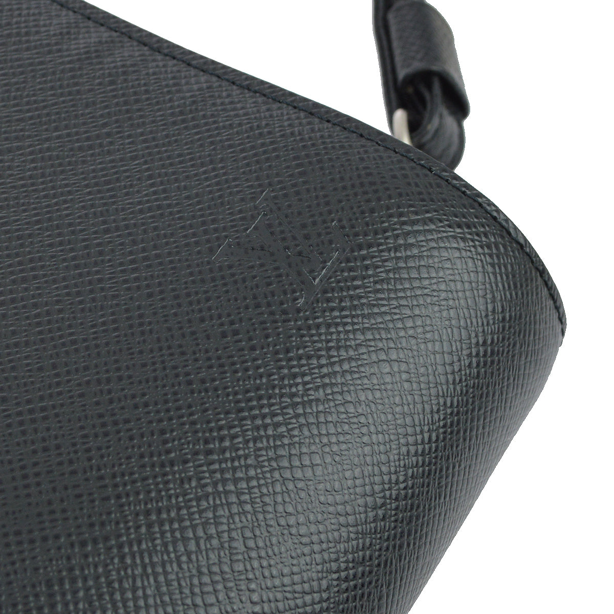 Louis Vuitton Black Taiga Baikal Clutch Handbag M30182