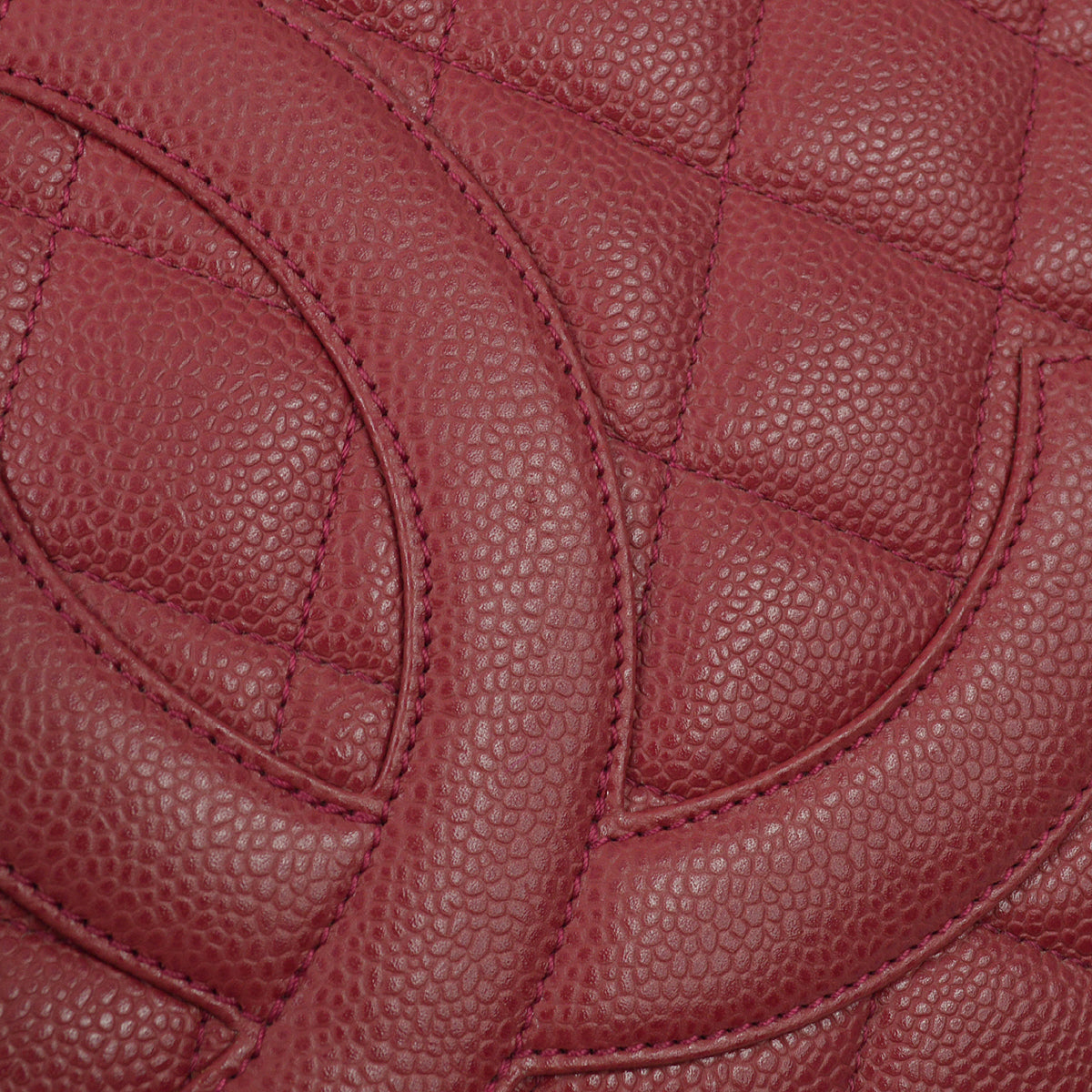 Luxury Chanel 2000-2001 Red Caviar Medallion Tote Handbag