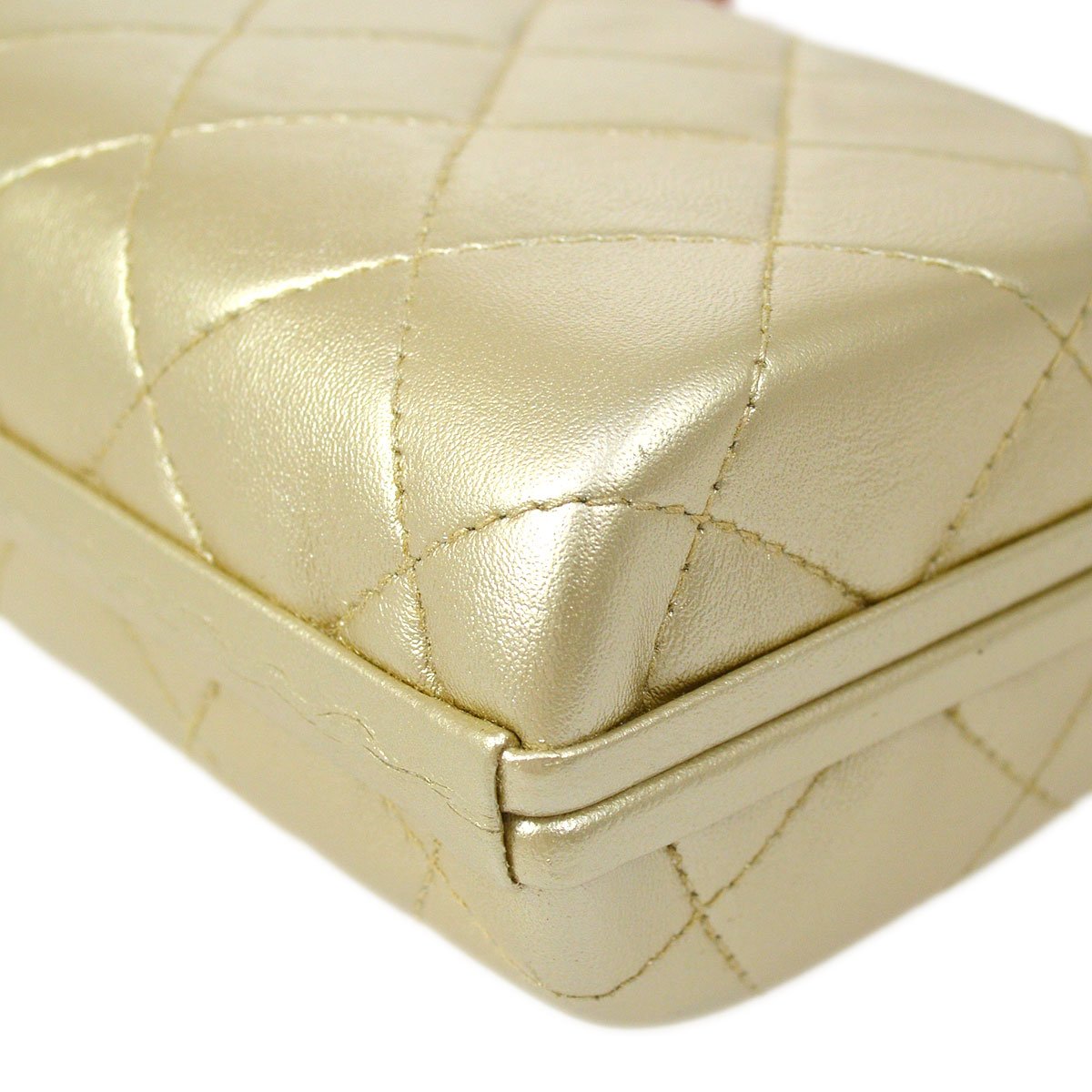 Luxury Chanel 1996-1997 Gold Lambskin Kisslock Handbag