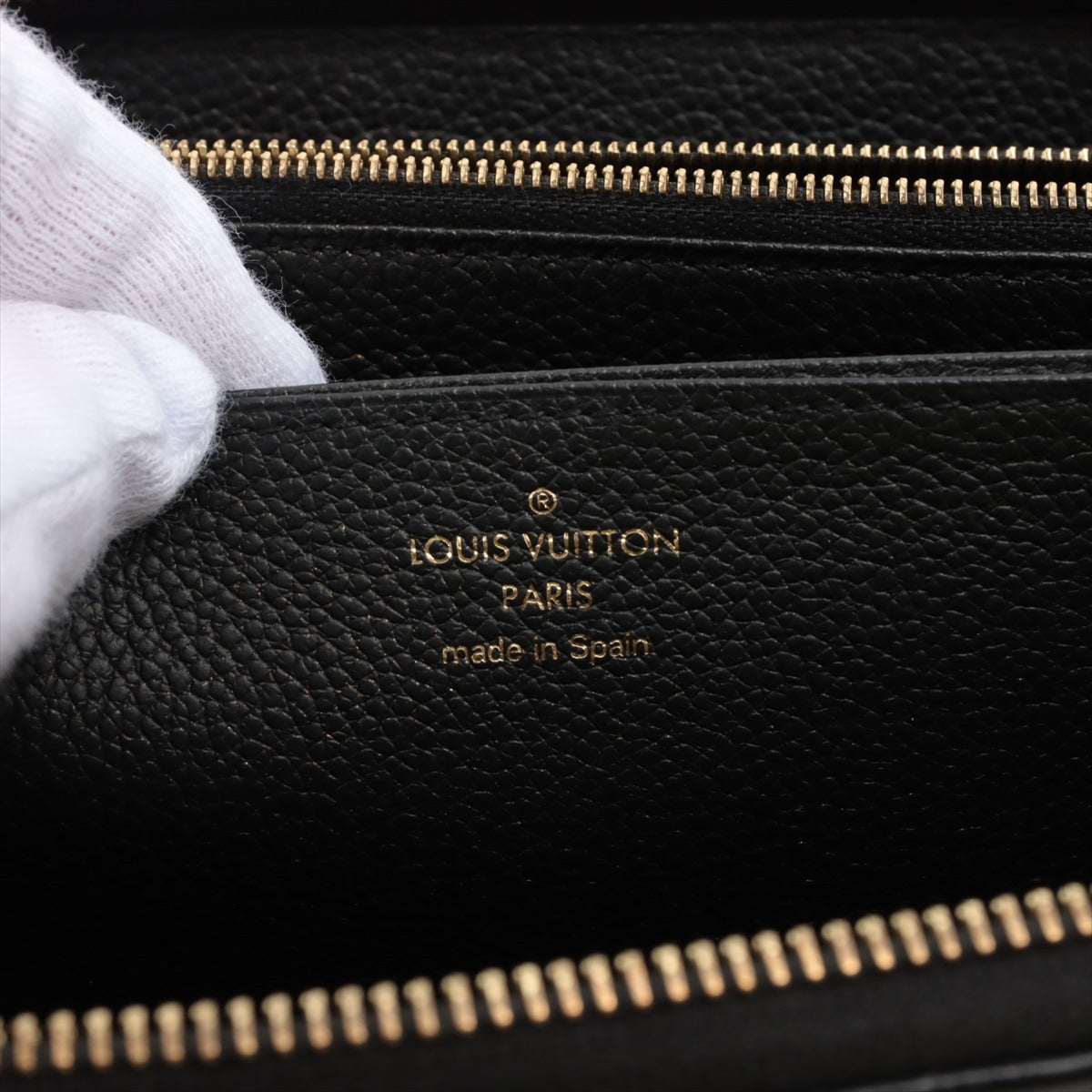 Louis Vuitton Implant  Wallet M61864