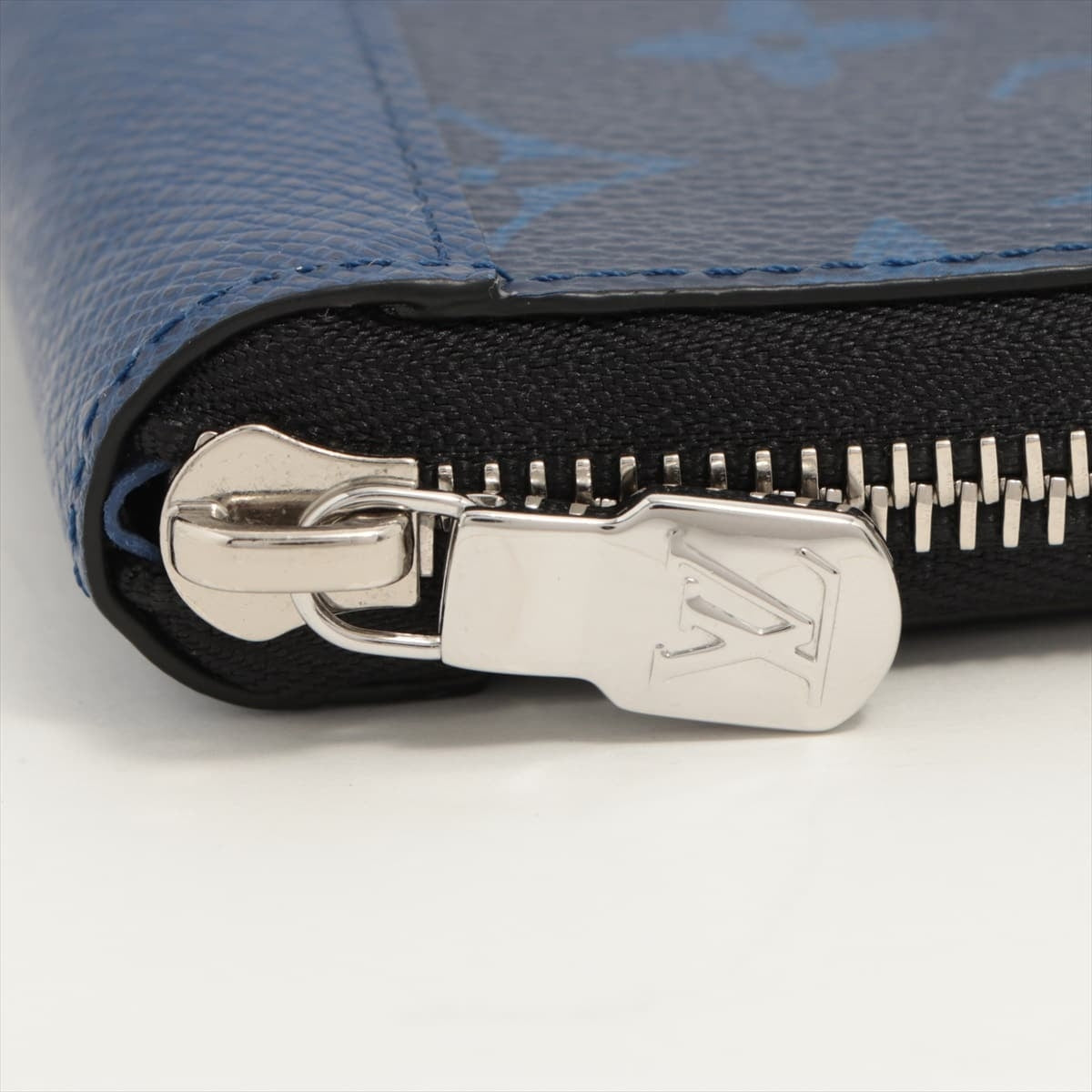 Louis Vuitton Zippy Vertical M30447 Cobalt Round Zip Wallet