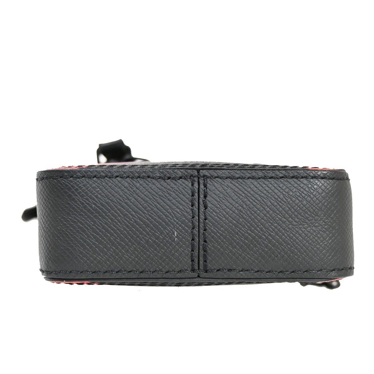 Louis Vuitton Taiga  Leather Shoulder Bag ()