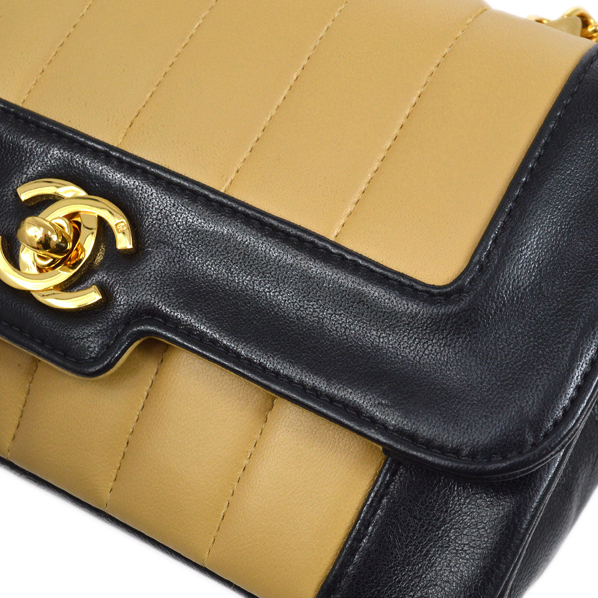 Luxury Chanel 1991-1994 Beige Lambskin Vertical Border Flap Mini
