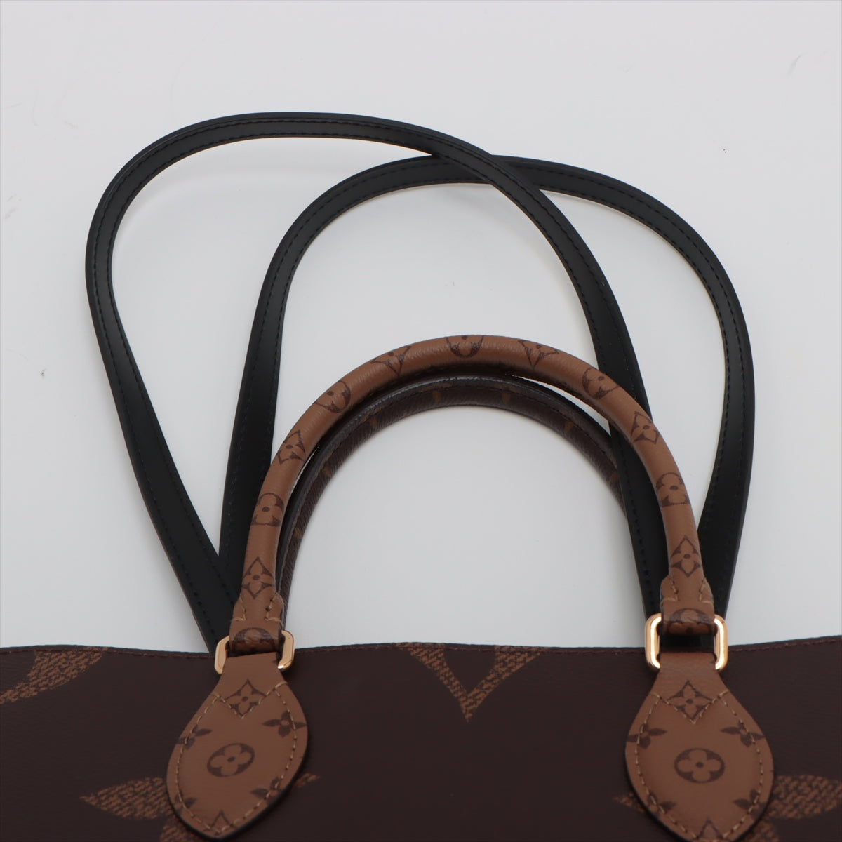 Louis Vuitton Monogram Giant Reversee On The Gor MM M45321    place
