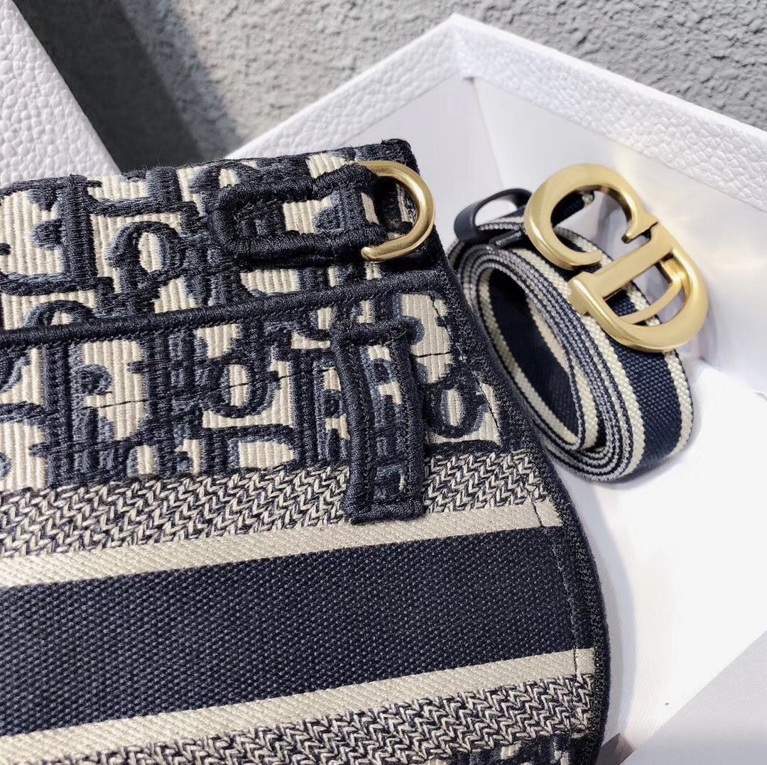 Luxury DiorSaddle Pouch Belt Bag In Blue Oblique Canvas