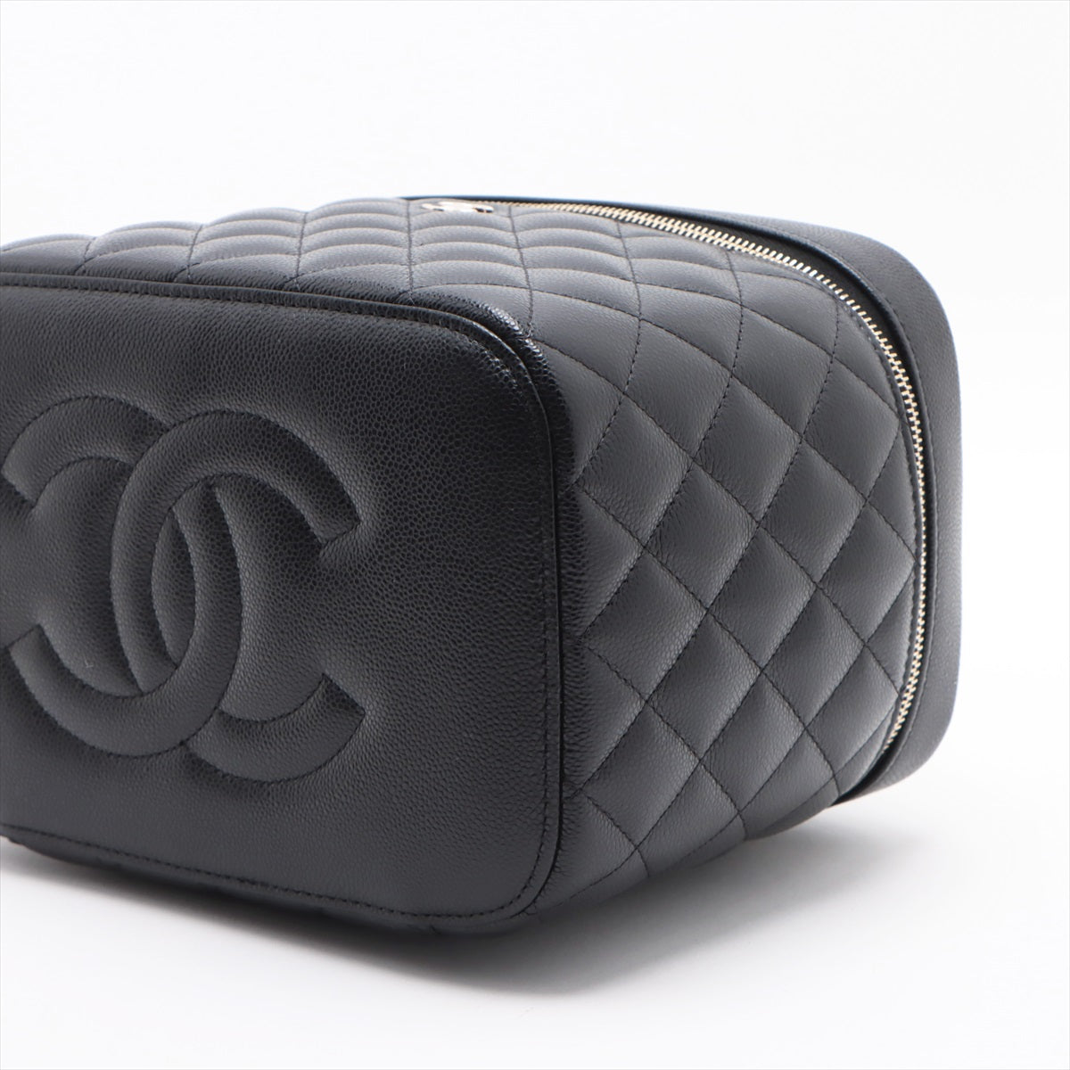 Chanel Matrasse Caviar S Vanity Bag Black G      Mirror