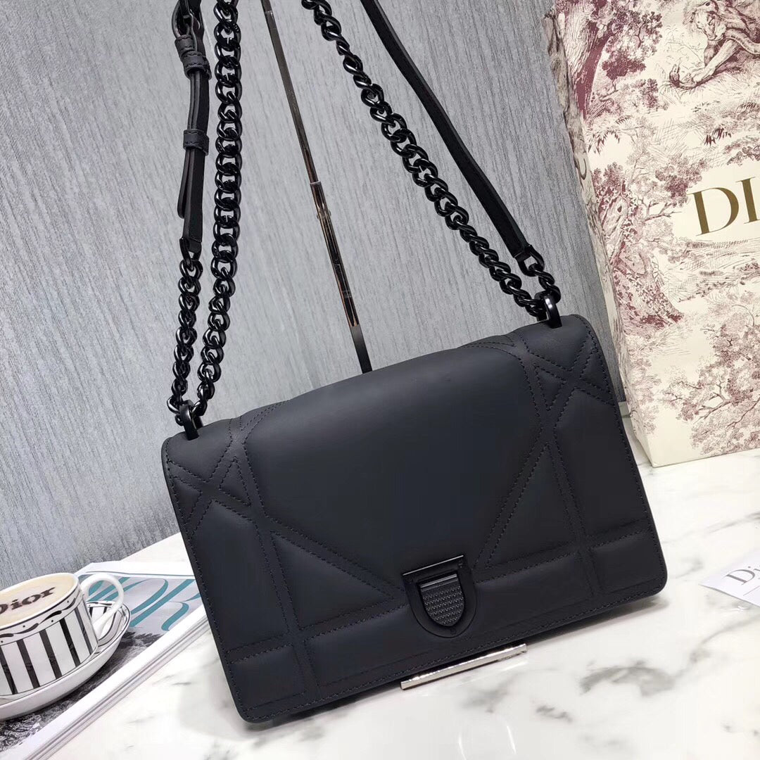 Luxury DiorSo Black Diorama Ultra-Matte Bag