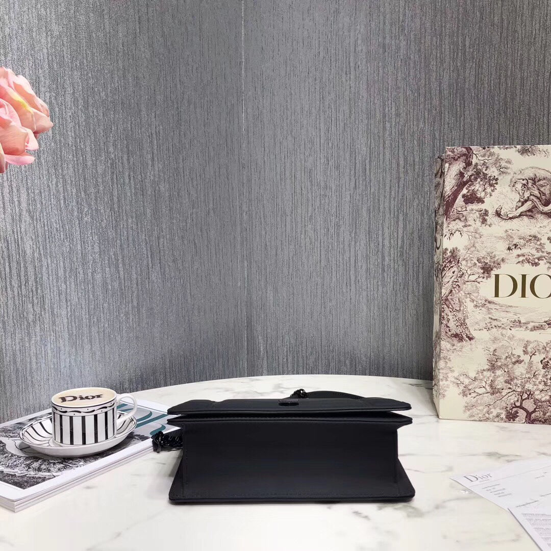 Luxury DiorSo Black Diorama Ultra-Matte Bag