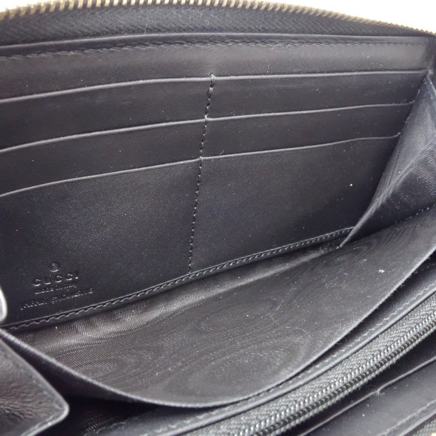 Gucci  Leather Wallet  ()