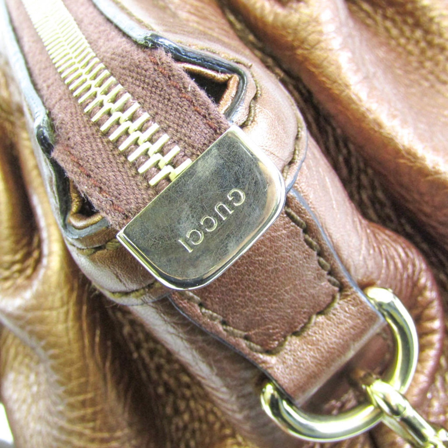 Gucci Sukey  Leather Shoulder Bag ()