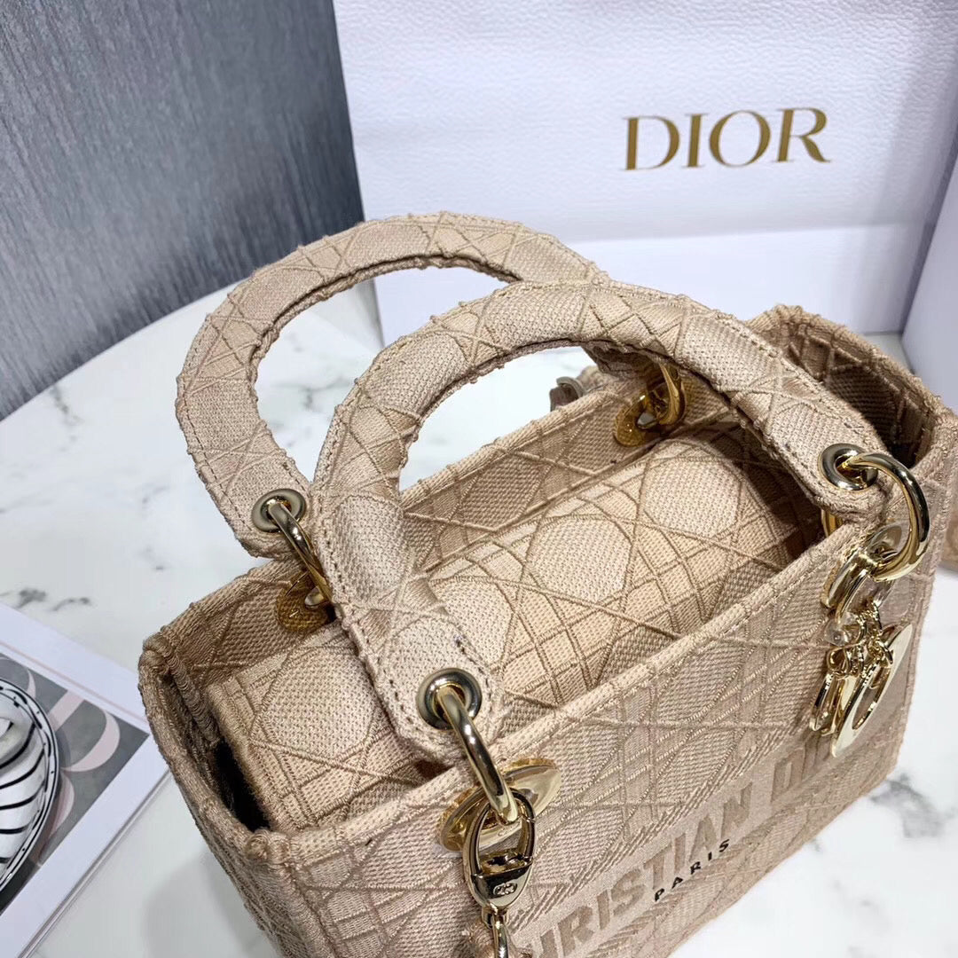 Luxury DiorMedium Lady D-Lite Bag In Beige Embroidered Canvas