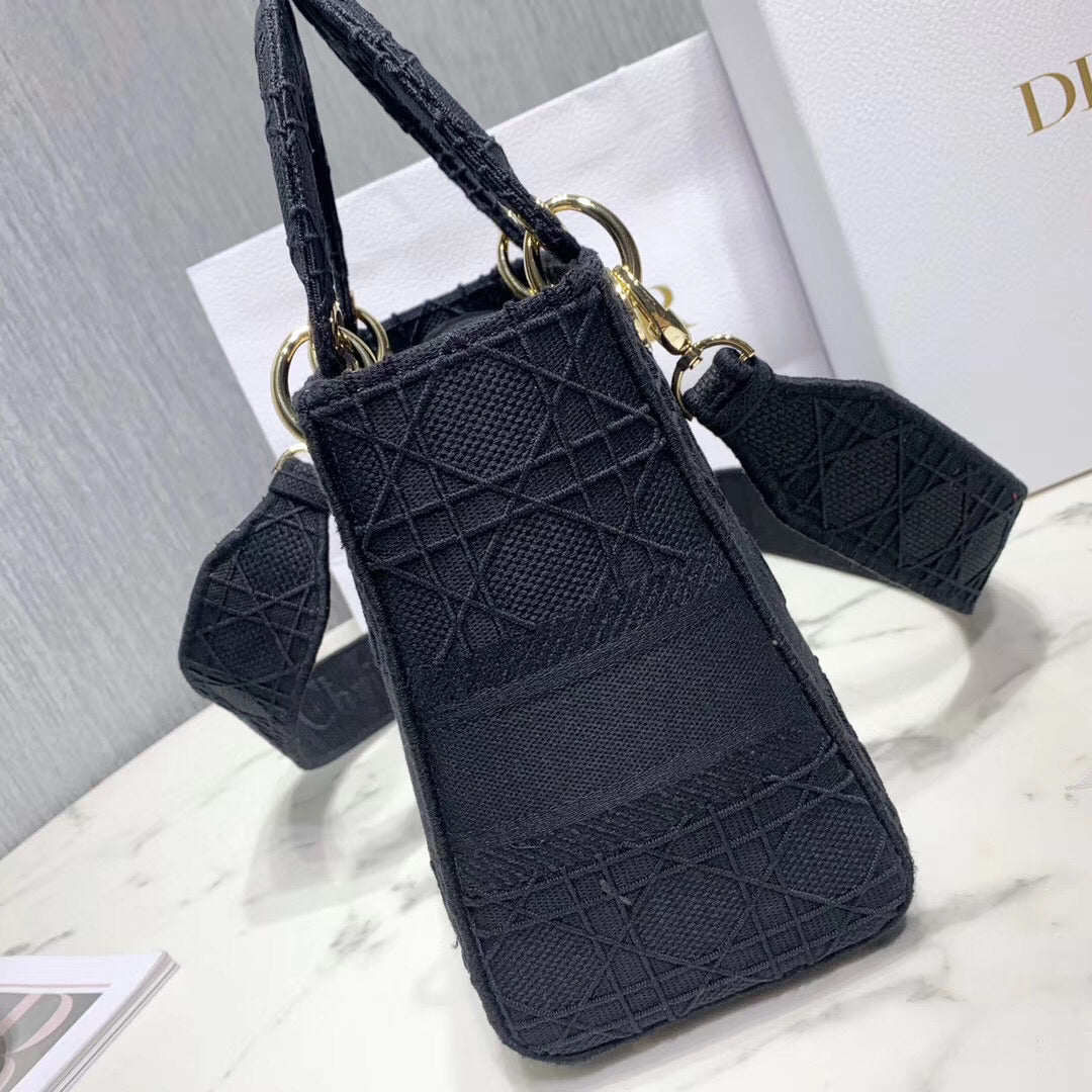 Luxury DiorMedium Lady D-Lite Bag In Black Embroidered Canvas