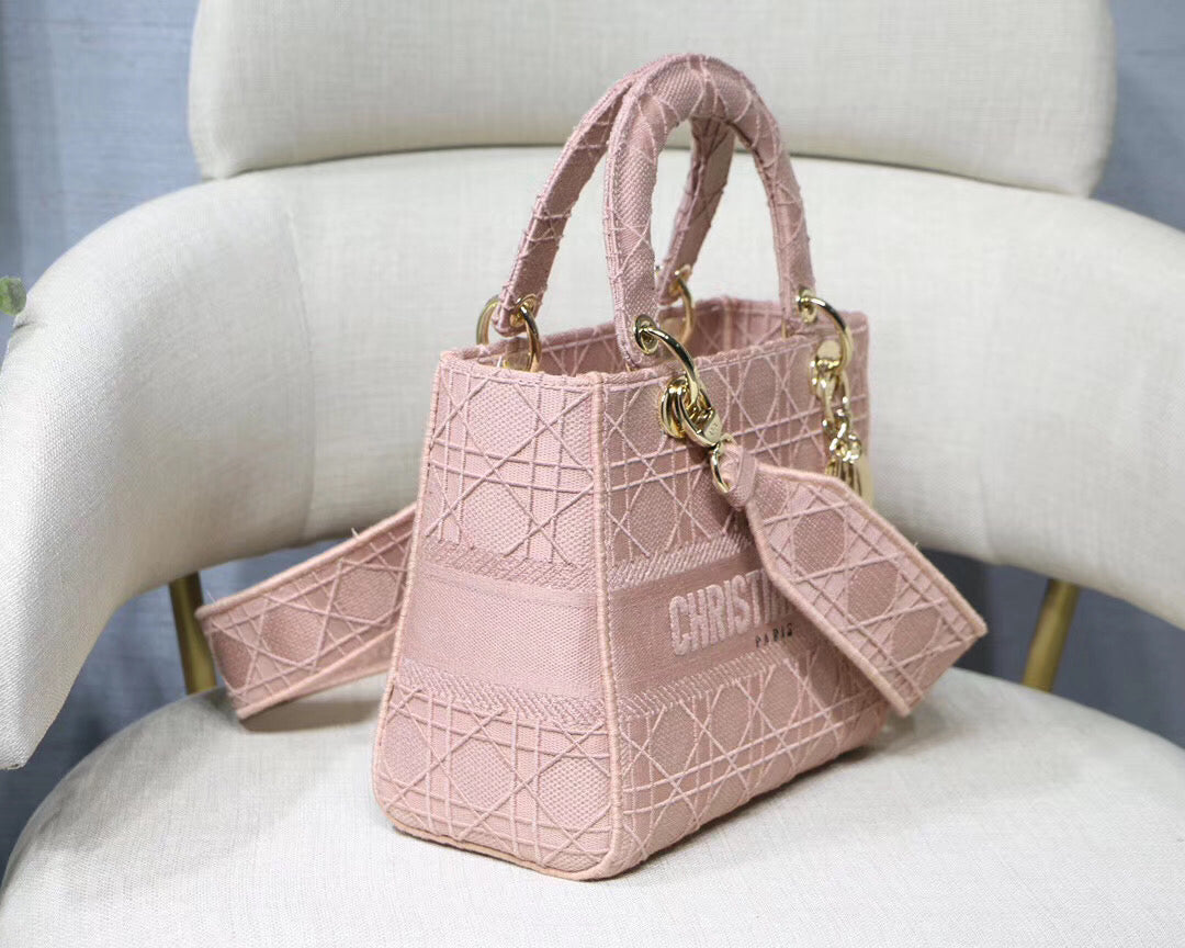 Luxury DiorMedium Lady D-Lite Bag In Pink Embroidered Canvas