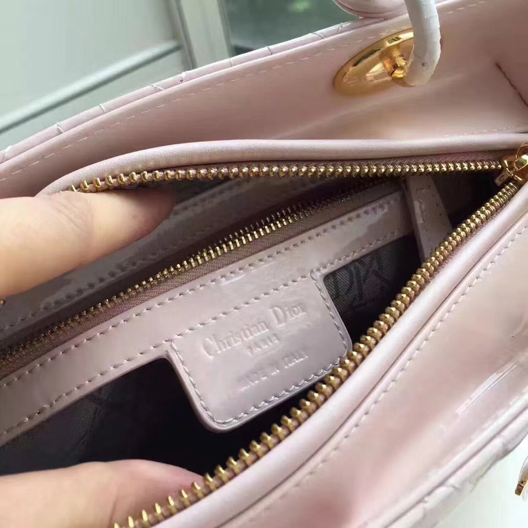 Luxury DiorMedium Lady Luxury DiorBag In Pink Patent Leather