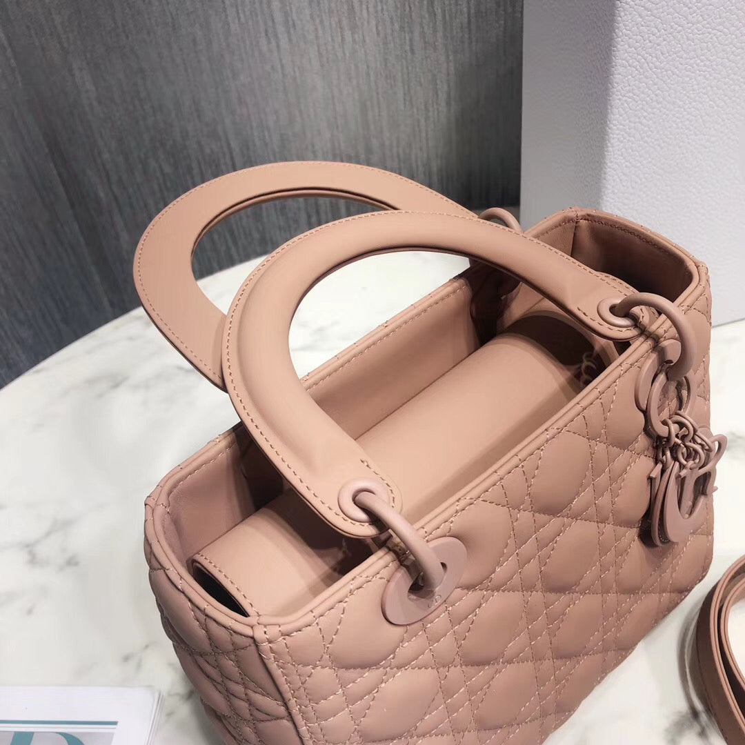 Luxury DiorMedium Lady Luxury DiorBag In Powder Ultra Matte Calfskin
