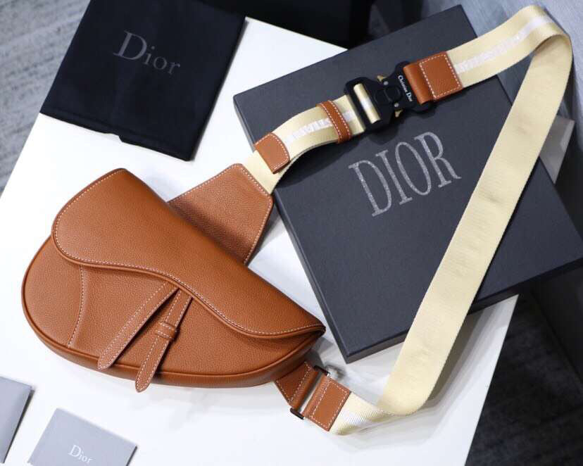 Luxury DiorMen's Saddle Belt Bag In Brown Grained Calfskin