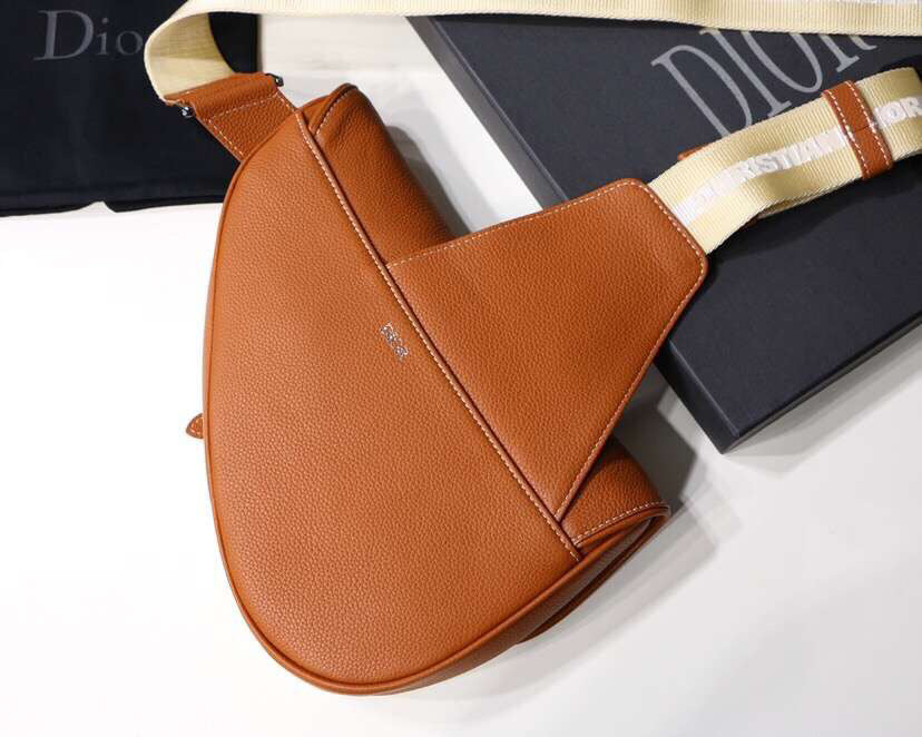 Luxury DiorMen's Saddle Belt Bag In Brown Grained Calfskin