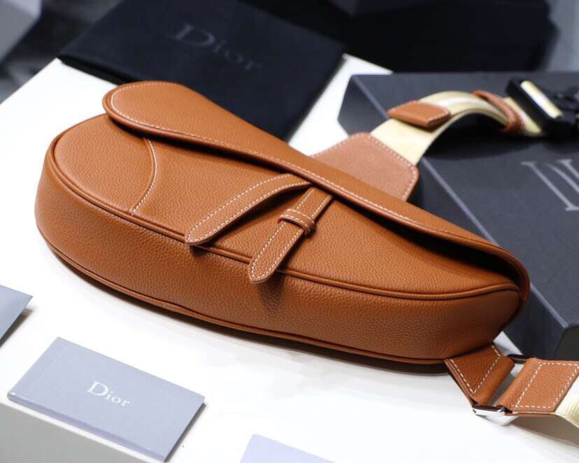 Luxury DiorMen's Saddle Belt Bag In Brown Grained Calfskin
