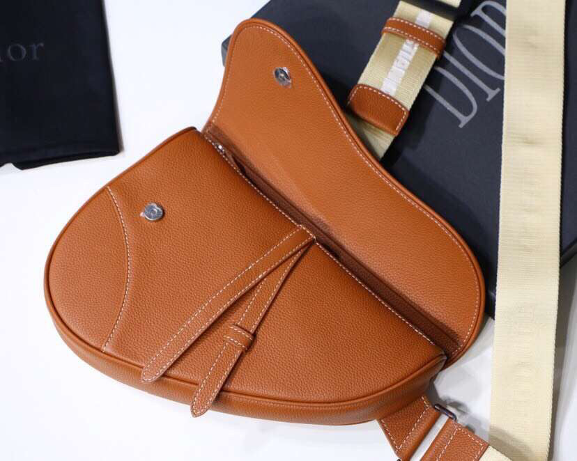 Luxury DiorMen's Saddle Belt Bag In Brown Grained Calfskin