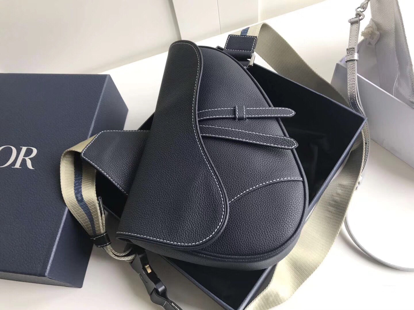 Luxury DiorMen's Saddle Belt Bag In Navy Grained Calfskin